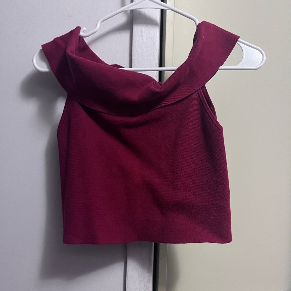 Women’s off shoulder crop top